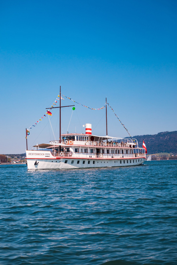 Kleiner Rundfahrt mit der Artdeco-Motorschiff Österreich